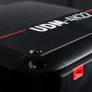Chi tiết vỏ máy Barco UDM-4K22