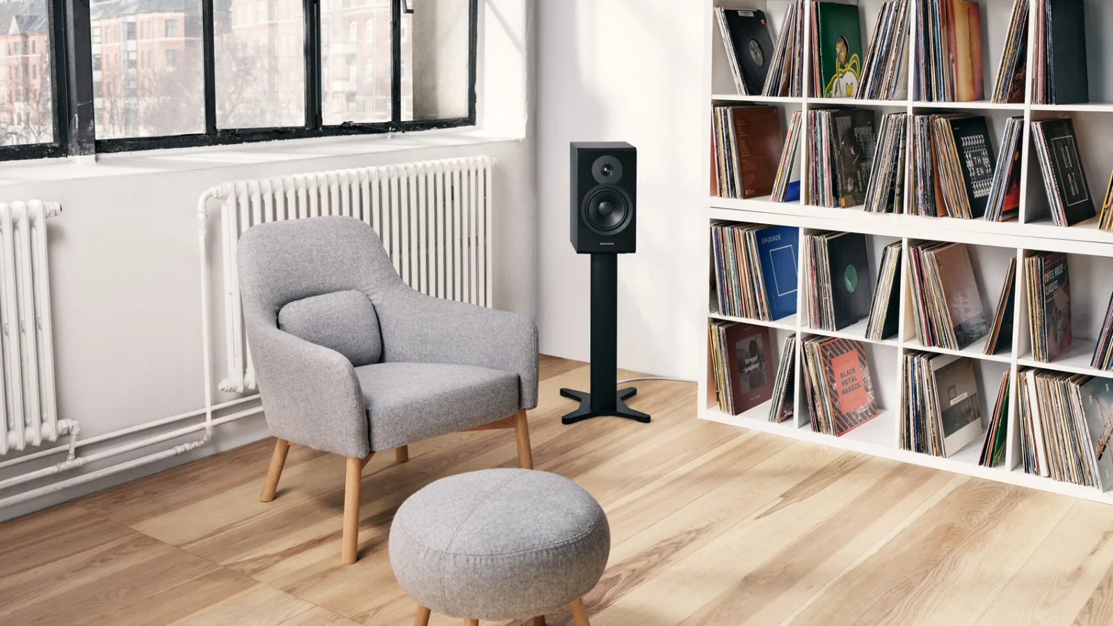 Dynaudio Emit 20 trong không gian thực tế