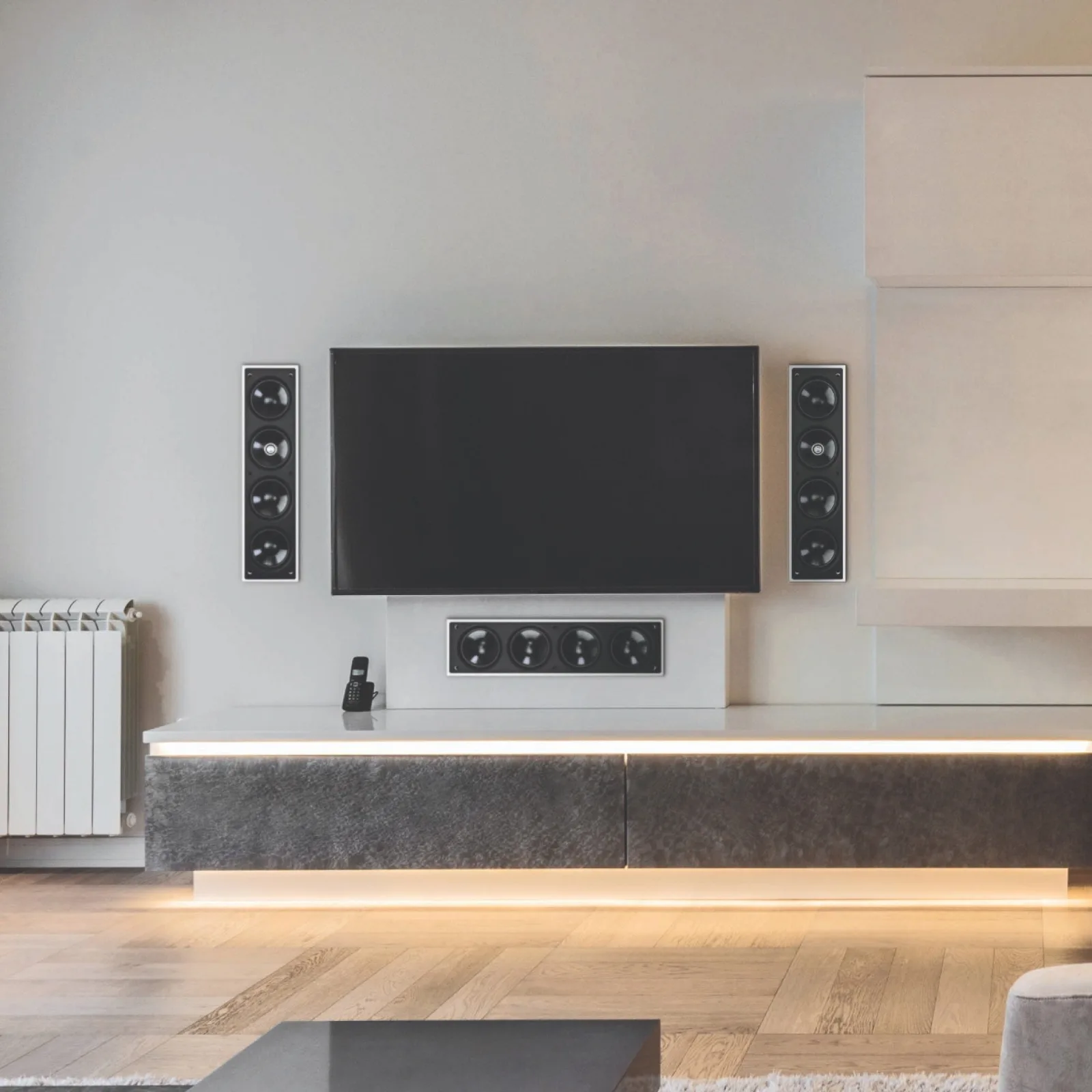 KEF Ci4100QL-THX lắp âm tường trong phòng khách