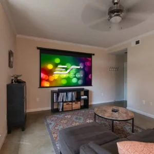 Màn Spectrum vỏ đen lắp trong phòng khách