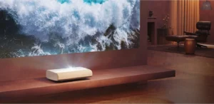 Samsung The Premiere 9 LPU9D chiếu hình lớn trong phòng khách